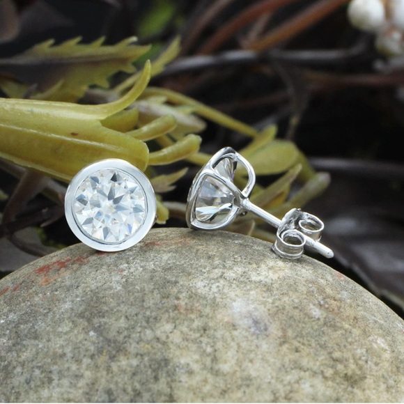 18k 2 Carats Bezel Round Diamond Moissanite Earrings - Picture 7 of 17